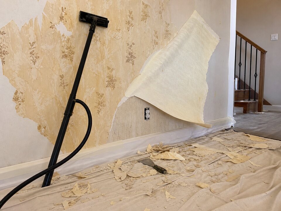 Wallpaper wall preparation before installation